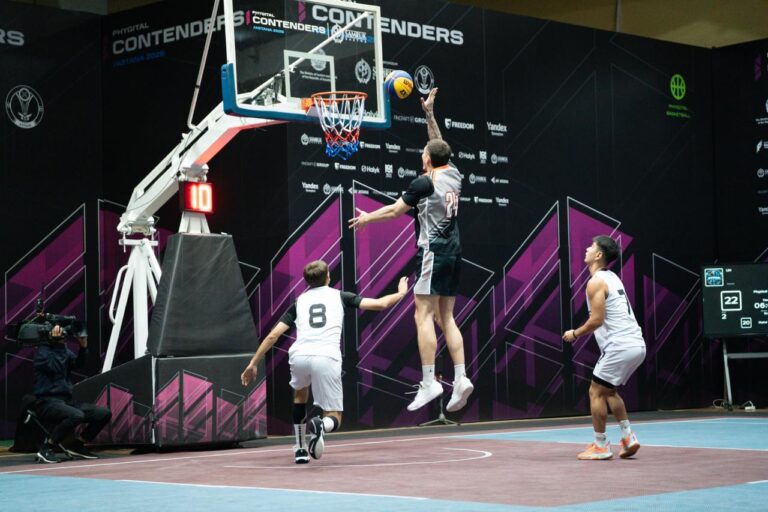 Фиджитал-баскетбольная команда TRIADA на Phygital Contenders Astana 2026