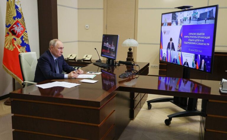 Президент Российской Федерации Владимир Путин принял участие в открытии фиджитал-центра в липецком «Прометее»